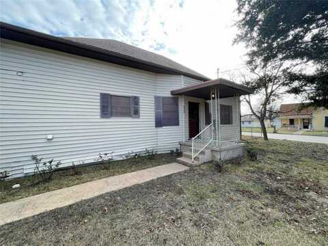 101 E Live Oak ST, Hutto, TX 78634