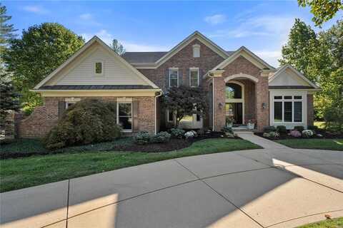 4 Rutherford Lane, Town and Country, MO 63131