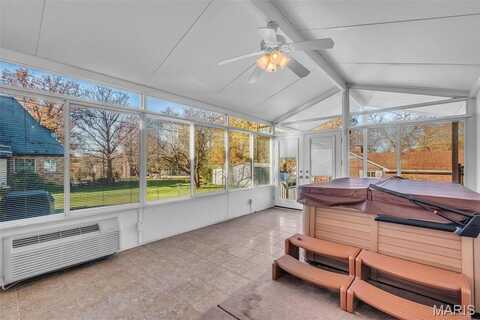 10211 Lookaway Drive, Saint Louis, MO 63137