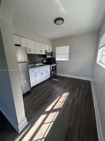 821 NW 7th Ave, Hallandale Beach, FL 33009