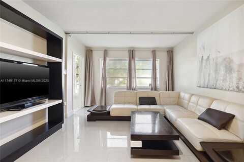 2820 NE 201st Ter, Aventura, FL 33180
