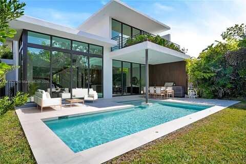 168 SW 20th Rd, Miami, FL 33129