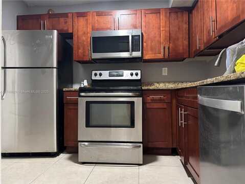 3600 NW 21st St, Lauderdale Lakes, FL 33311