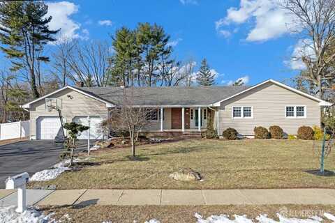 7 Robin Road, Edison, NJ 08820