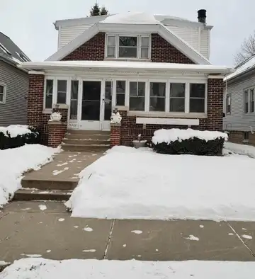 3436 S 8th St, Milwaukee, WI 53215