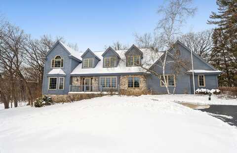 W303n3247 Timber Hill Ct, Pewaukee, WI 53072