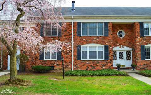 250 BILLINGSGATE Court, Apt D, Bloomfield Hills, MI 48301