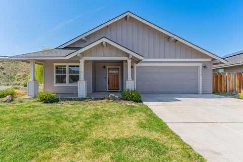 1641 NE 3rd Court, Redmond, OR 97756