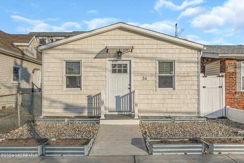 24 Highland Avenue, Keansburg, NJ 07734