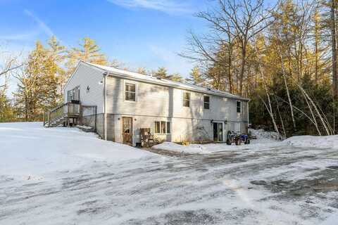 576 County Road, Turner, ME 04282