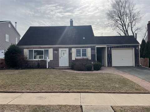 35 Castle Lane, Levittown, NY 11756