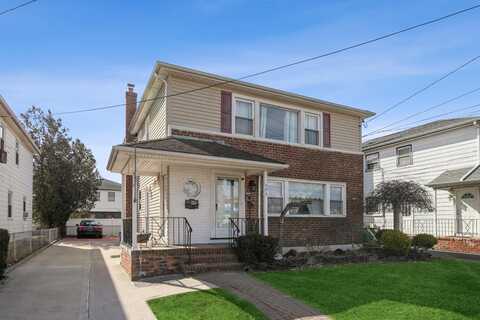 582 ROCKAWAY AVE, Valley Stream, NY 11581