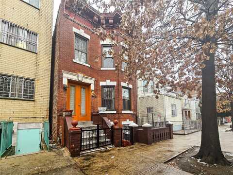 100-11 39 Avenue, Corona, NY 11368