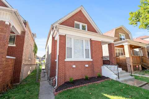 7642 S Eberhart Avenue, Chicago, IL 60619