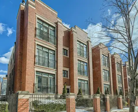 4857 N Winthrop Avenue, Chicago, IL 60640