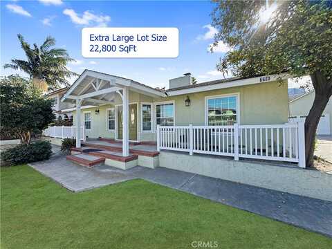 7736 Sugar Drive, Huntington Beach, CA 92647