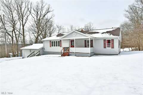 2572 S Hubbard Road, Lowellville, OH 44436