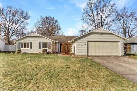 5010 Meadow Moss Lane, North Ridgeville, OH 44039