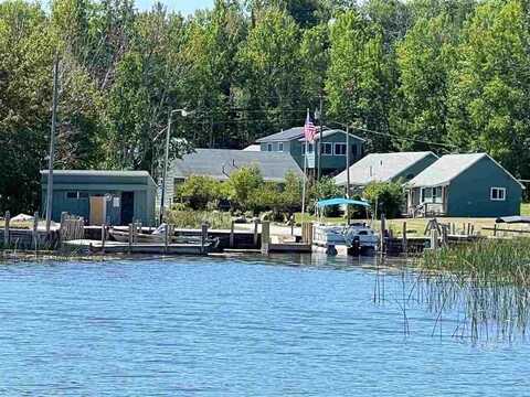 32544 S Bobby, Drummond Island, MI 49726