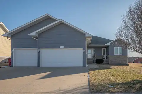 131 W CREEK DR, Lawton, IA 51030