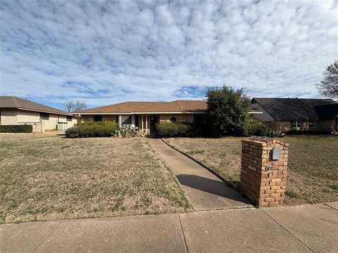 911 Green Rock Drive, Duncanville, TX 75137