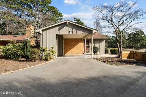 915 Satinwood Court, Southern Pines, NC 28387