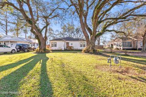 2100 Grand Point Avenue, Breaux Bridge, LA 70517