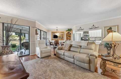 5650 Camino Del Sol, Boca Raton, FL 33433