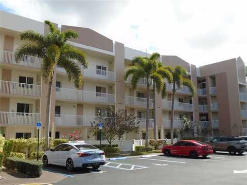 7882 Trent Dr, Tamarac, FL 33321