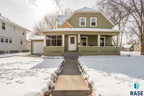 221 W 23rd St, Sioux Falls, SD 57105