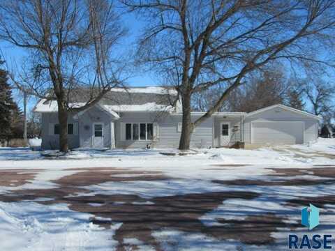 200 N Main Ave, Hills, MN 56138