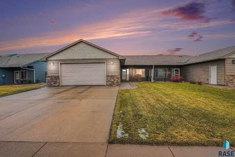 1707 S Mary Beth Ave, Sioux Falls, SD 57106