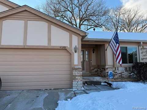 42201 HIDDEN BROOK Drive, Clinton Township, MI 48038