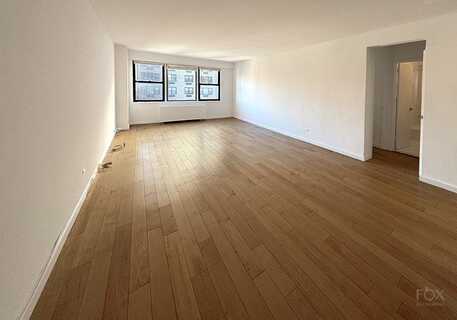 201 East 83rd Street 10F, New York, NY 10028