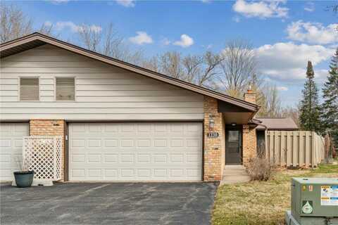 1230 Black Oaks Lane N, Plymouth, MN 55447