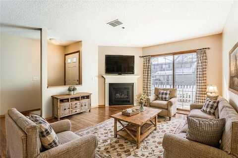 2588 Lockwood Drive, Mendota Heights, MN 55120
