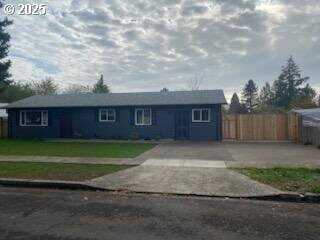 708 E PINEHURST DR, Newberg, OR 97132