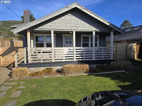 208 ACACIA AVE, Garibaldi, OR 97118