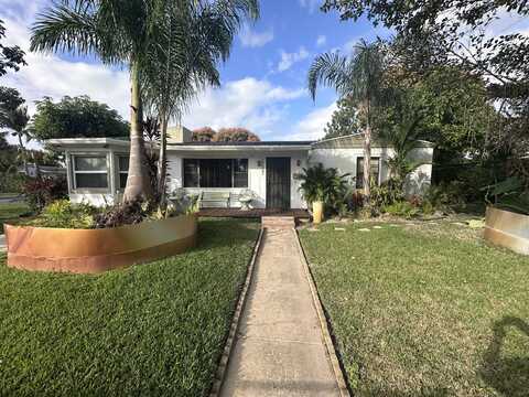 637 Troy Boulevard, West Palm Beach, FL 33409