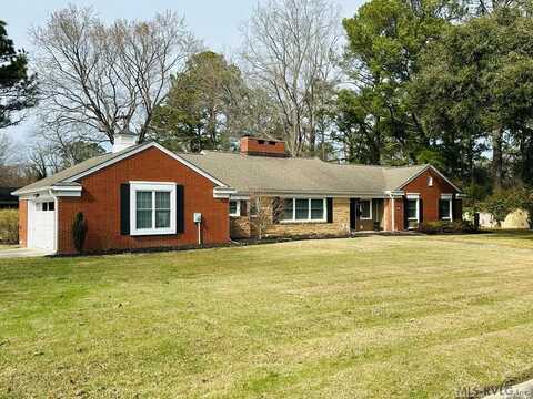 318 S Curtis St, Ahoskie, NC 27910