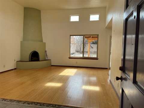 1876 Camino Lumbre, Santa Fe, NM 87505