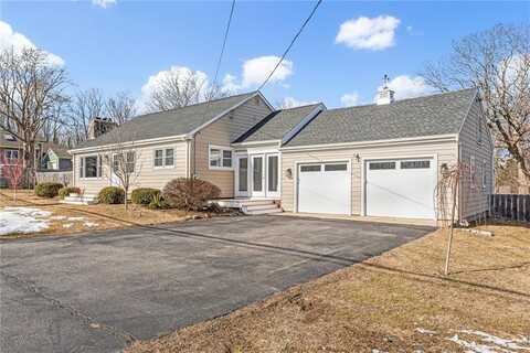 561 Boyds Lane, Portsmouth, RI 02871