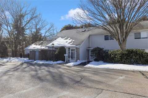 844 Williamsburg Circle, Warwick, RI 02886