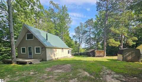 108 Ute Trail, Manton, MI 49663