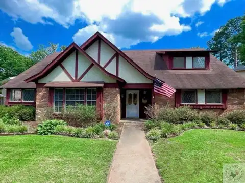 4 Woodcliff Dr., Texarkana, TX 75503