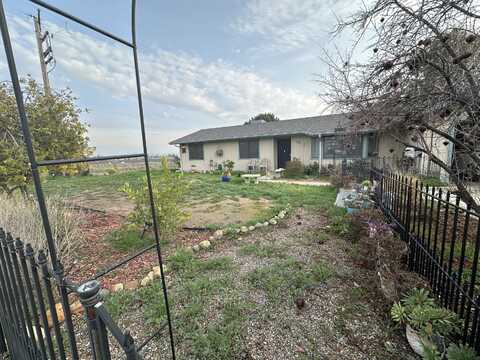 1191 E Thurman Avenue, Porterville, CA 93257