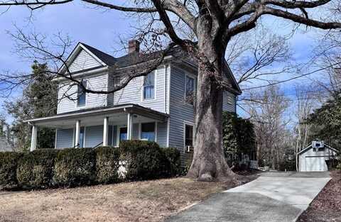 140 W Poplar Street, Mount Airy, NC 27030