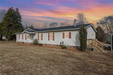 6295 Holder Road, Clemmons, NC 27012