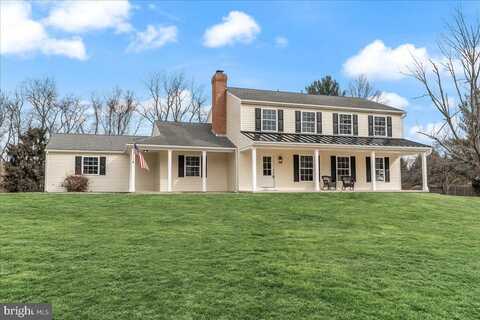 813 HAPPY CREEK LANE, WEST CHESTER, PA 19380