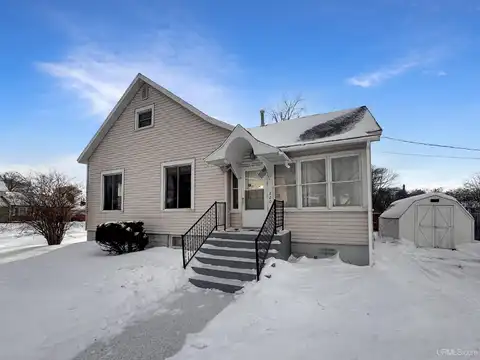 220 S 11th, Escanaba, MI 49829